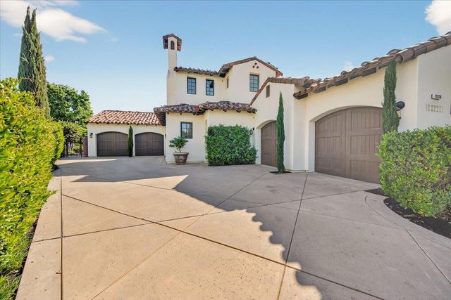 12370 N Via Il Prato Avenue, Clovis, CA 93619