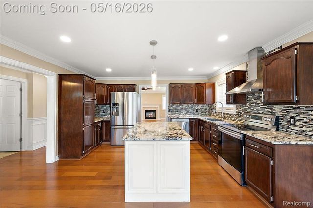 15948 Venice Avenue, Clinton Charter Township, MI 48035