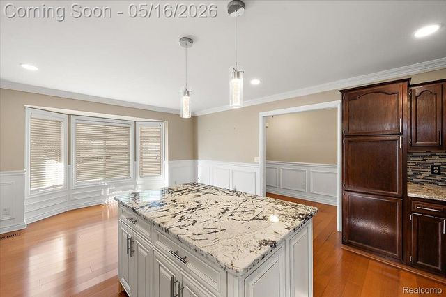 15948 Venice Avenue, Clinton Charter Township, MI 48035