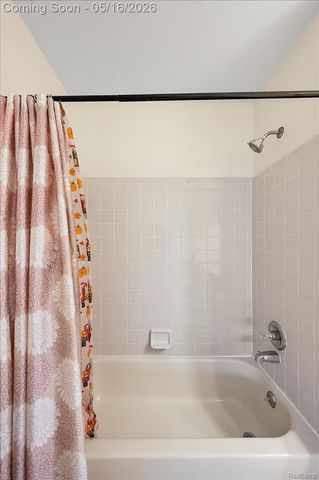 15948 Venice Avenue, Clinton Charter Township, MI 48035