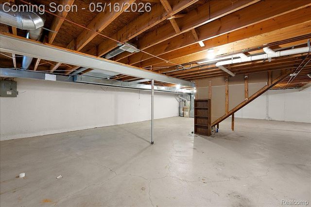 15948 Venice Avenue, Clinton Charter Township, MI 48035