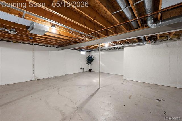 15948 Venice Avenue, Clinton Charter Township, MI 48035