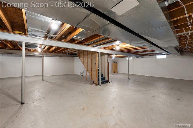 15948 Venice Avenue, Clinton Charter Township, MI 48035