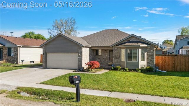 15948 Venice Avenue, Clinton Charter Township, MI 48035