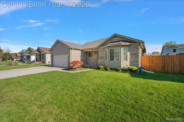 15948 Venice Avenue, Clinton Charter Township, MI 48035