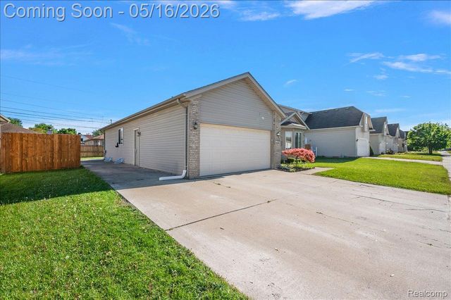 15948 Venice Avenue, Clinton Charter Township, MI 48035