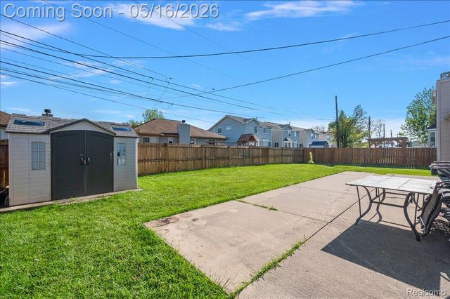 15948 Venice Avenue, Clinton Charter Township, MI 48035