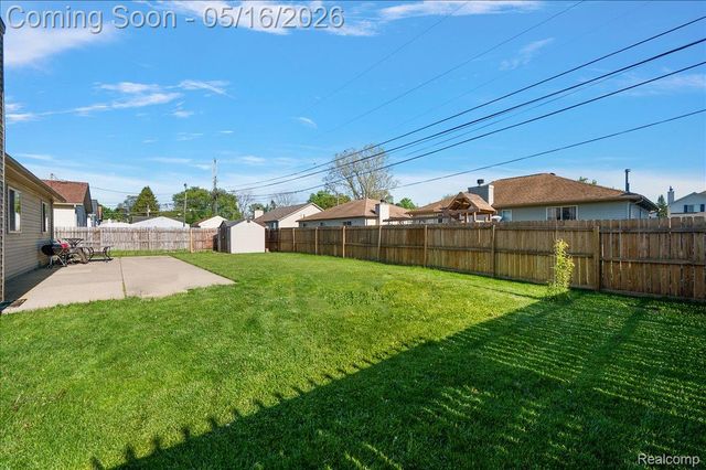 15948 Venice Avenue, Clinton Charter Township, MI 48035