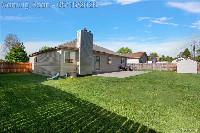 15948 Venice Avenue, Clinton Charter Township, MI 48035