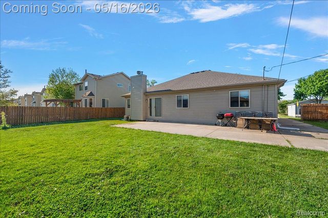15948 Venice Avenue, Clinton Charter Township, MI 48035