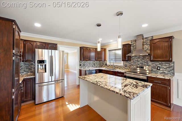15948 Venice Avenue, Clinton Charter Township, MI 48035