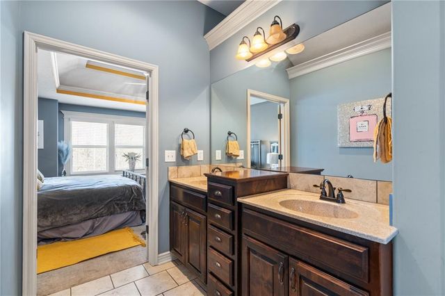 483 S 137th Place, Bonner Springs, KS 66012