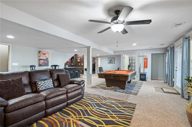 483 S 137th Place, Bonner Springs, KS 66012