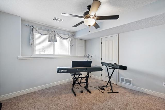 483 S 137th Place, Bonner Springs, KS 66012