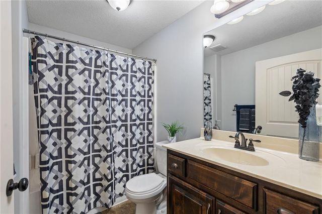 483 S 137th Place, Bonner Springs, KS 66012