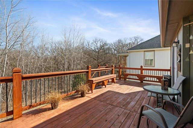 483 S 137th Place, Bonner Springs, KS 66012