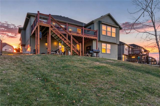 483 S 137th Place, Bonner Springs, KS 66012