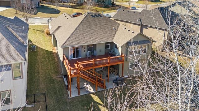 483 S 137th Place, Bonner Springs, KS 66012