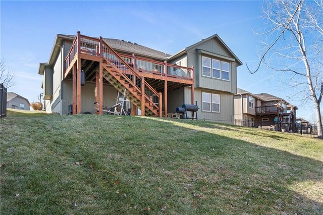 483 S 137th Place, Bonner Springs, KS 66012