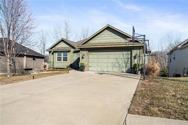 483 S 137th Place, Bonner Springs, KS 66012