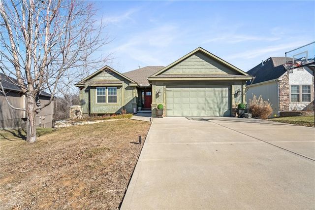 483 S 137th Place, Bonner Springs, KS 66012