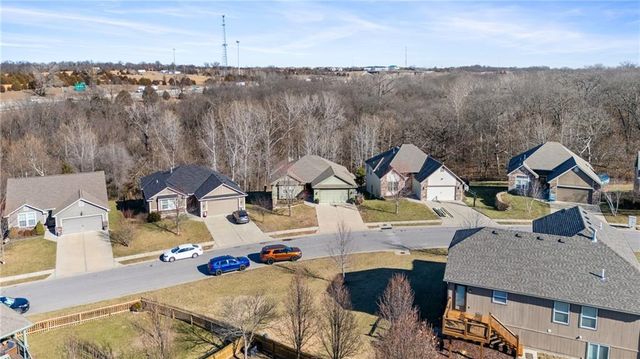 483 S 137th Place, Bonner Springs, KS 66012