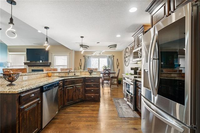 483 S 137th Place, Bonner Springs, KS 66012