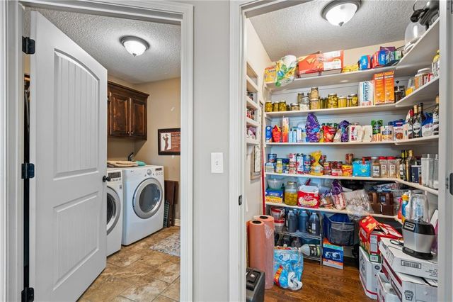 483 S 137th Place, Bonner Springs, KS 66012
