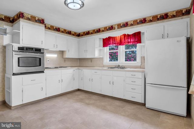 290 DOGWOOD DR, Hummelstown, PA 17036