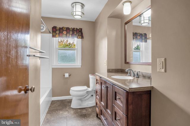 290 DOGWOOD DR, Hummelstown, PA 17036