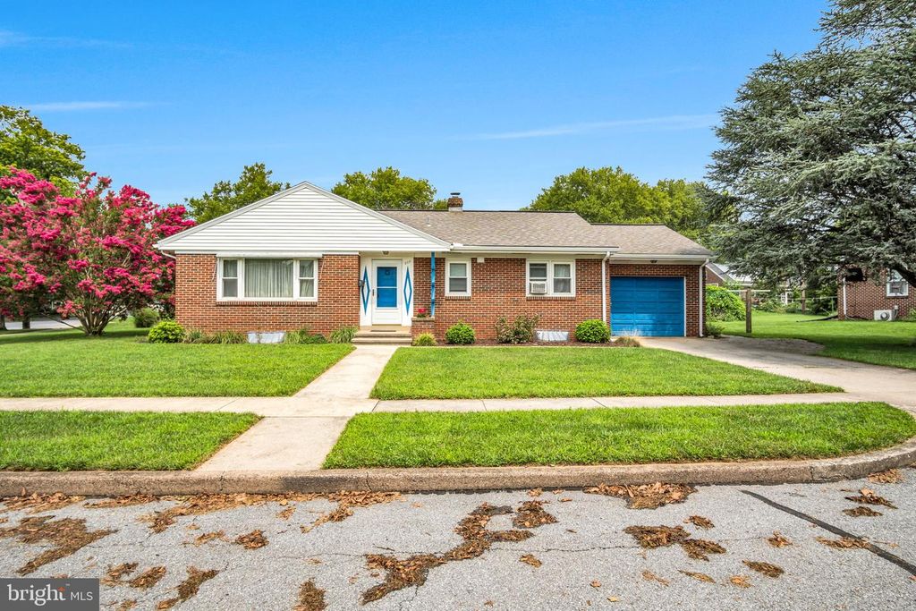 290 DOGWOOD DR, Hummelstown, PA 17036