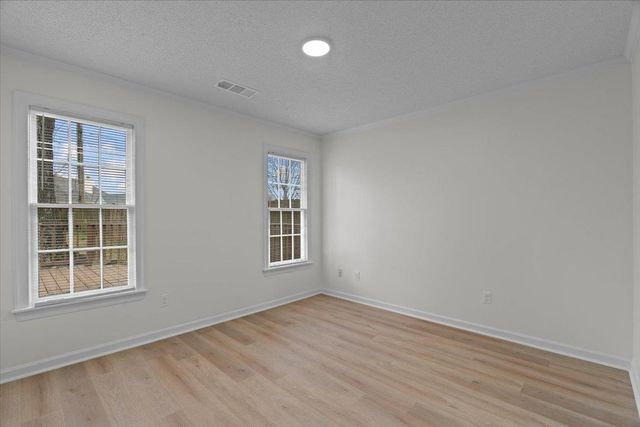 8561 OVERCUP OAKS DR, Cordova, TN 38018