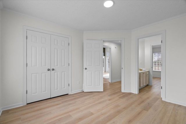 8561 OVERCUP OAKS DR, Cordova, TN 38018