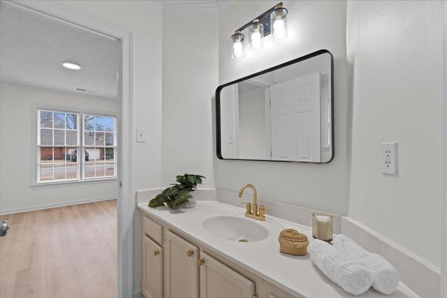 8561 OVERCUP OAKS DR, Cordova, TN 38018