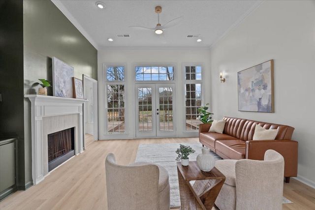 8561 OVERCUP OAKS DR, Cordova, TN 38018