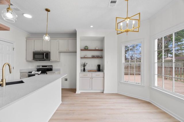 8561 OVERCUP OAKS DR, Cordova, TN 38018