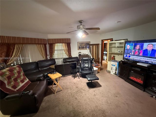 1140 NW 78th Terrace, Plantation, FL 33322