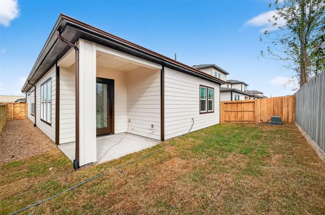 4340 Avron Drive, Stafford, TX 77477