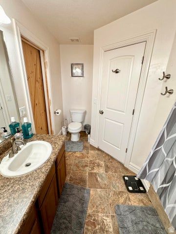 2126 E RAVINE RD, Enoch, UT 84721