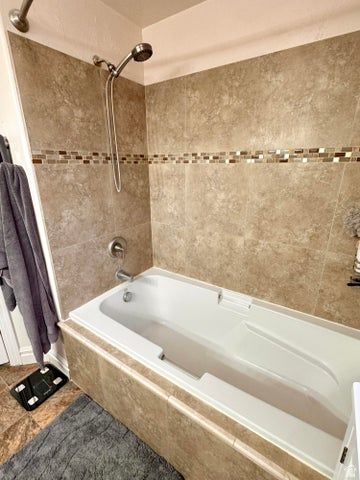 2126 E RAVINE RD, Enoch, UT 84721