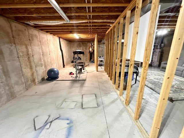 2126 E RAVINE RD, Enoch, UT 84721