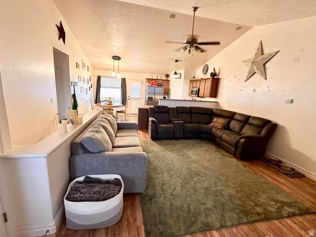 2126 E RAVINE RD, Enoch, UT 84721