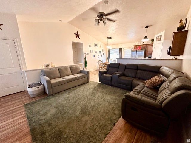 2126 E RAVINE RD, Enoch, UT 84721