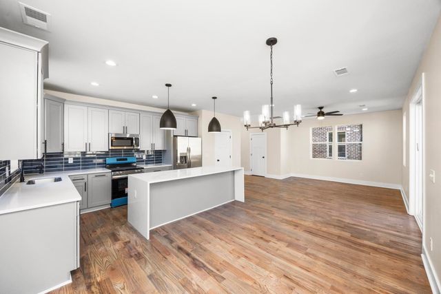 447 sandhill rd, La Vergne, TN 37086