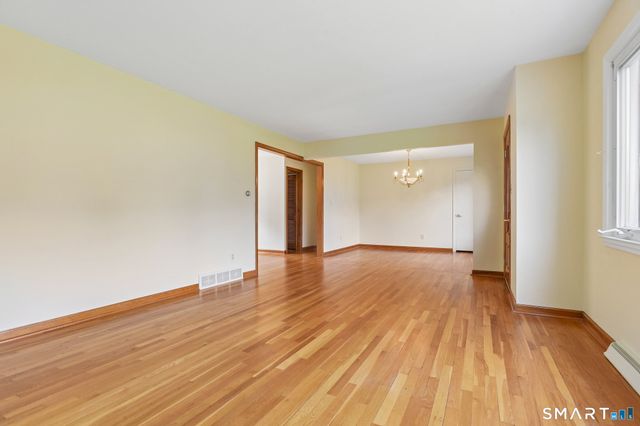 19 Palmer Road, North Haven, CT 06473