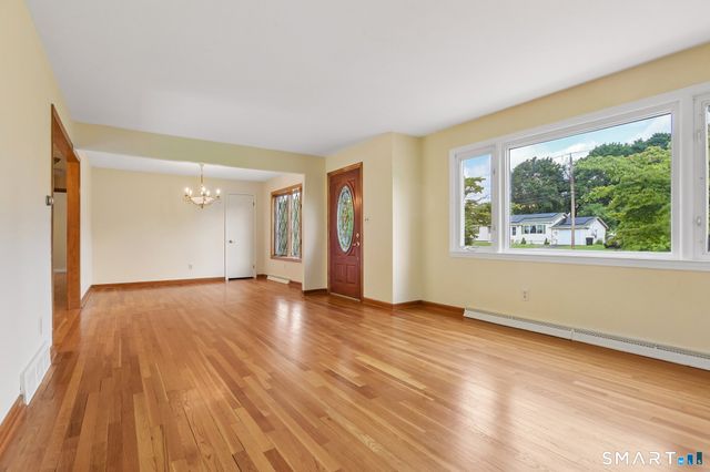 19 Palmer Road, North Haven, CT 06473