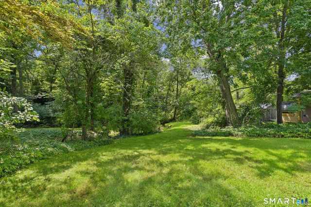 19 Palmer Road, North Haven, CT 06473