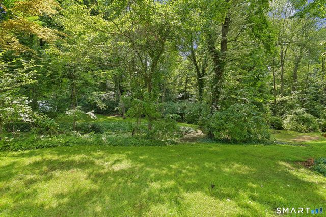 19 Palmer Road, North Haven, CT 06473