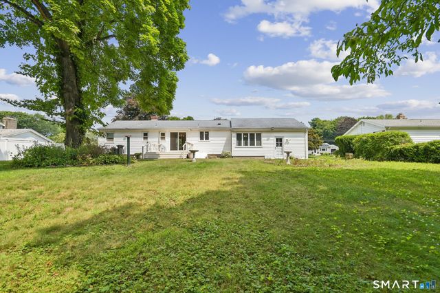 19 Palmer Road, North Haven, CT 06473