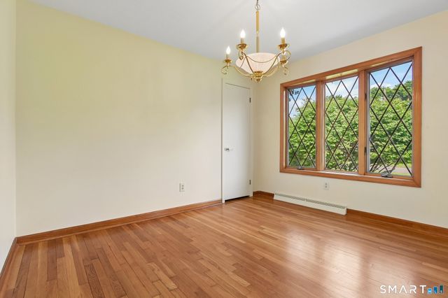 19 Palmer Road, North Haven, CT 06473